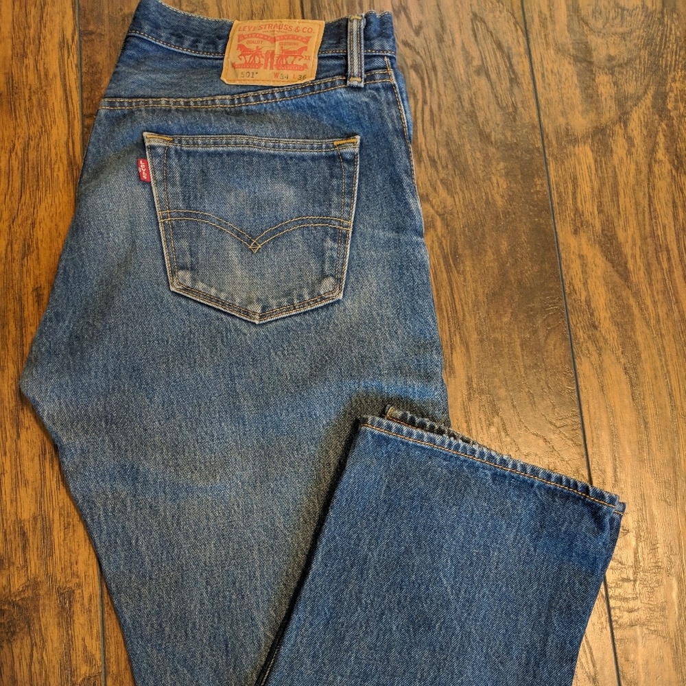 Levi's 501 34 x 36.